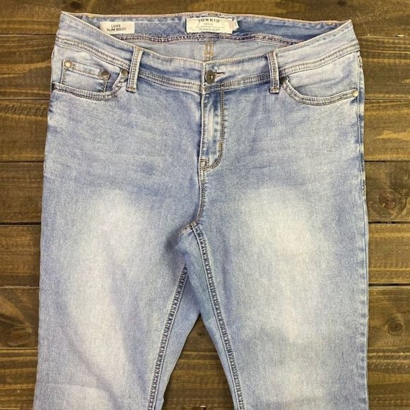 Torrid Denim Luxe Slim Boot Jeans Women's Size 16 Stretch Denim Hi-Rise Jeans - Picture 2 of 8